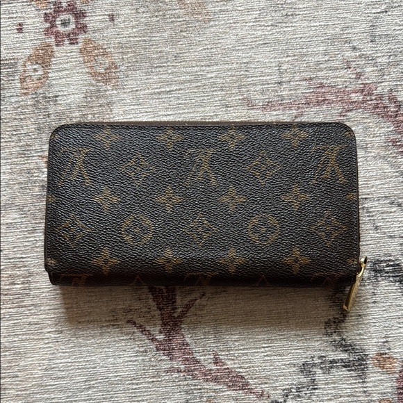 Louis Vuitton Brown Wallet - Picture 1 of 4